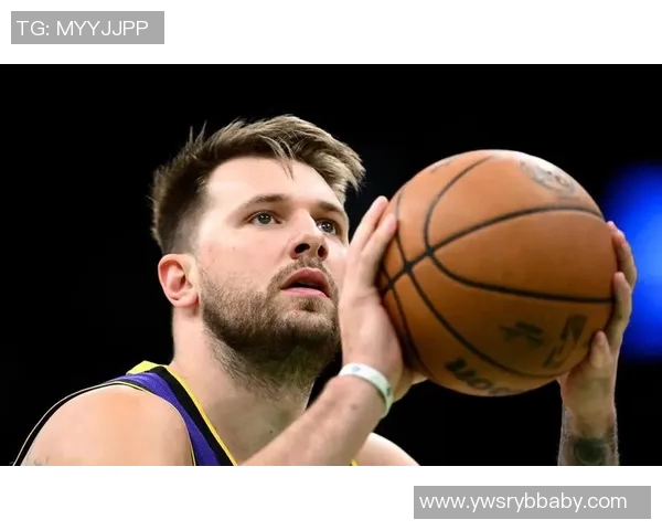 詹姆斯：里夫斯可能有点累而东契奇历经长途跋涉，我状态很好